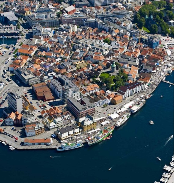 Flyfoto av Stavanger og Valbergparken