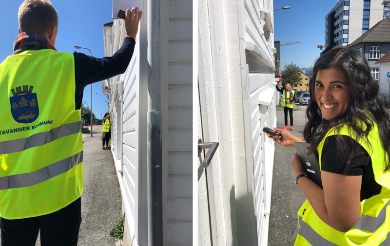 To studenter som er på besiktigelse. 