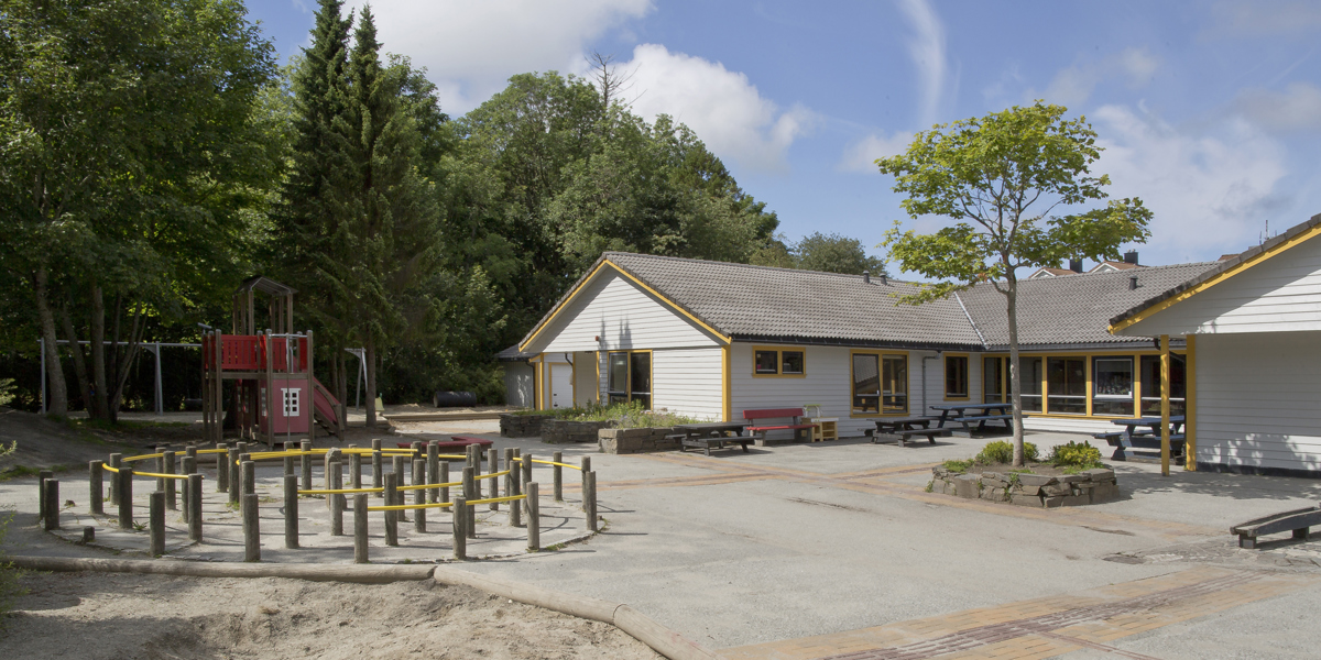 Barnehagebygget med utemiljø