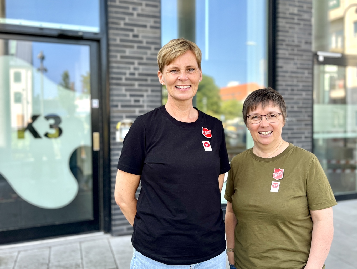 Monica T. Dysjaland t.v. jobber som koordinator i Home-Start. Her med tidligere kollega Lilja Ånadal. Foto: Solfrid Sande Monica T. Dysjaland jobber som koordinator i Home-Start. På bildet står hun sammen med tidligere kollega Lilja Ånadal.
