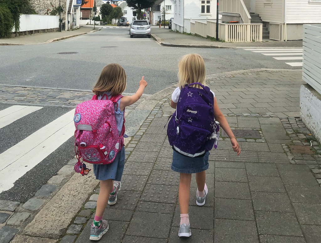 Elever på vei til skole i Stavanger