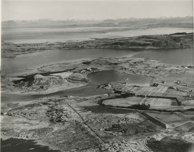 Gammelt flyfoto av Utstein