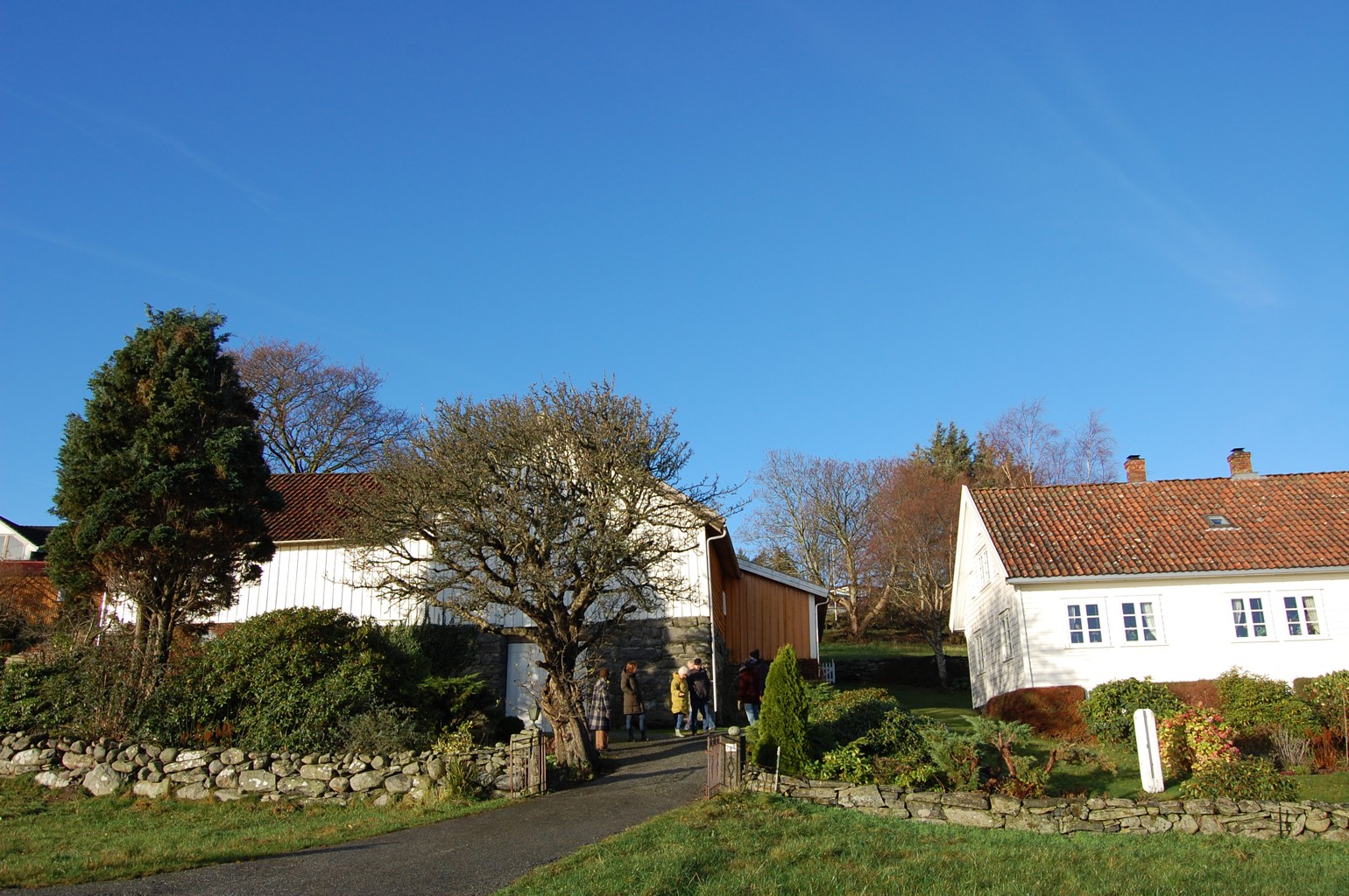 «Ingvarbakken» på Bru. (Foto: Hanne Windsholt) «Ingvarbakken» på Bru.
