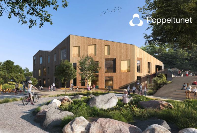 Digital tegning av et større bygg kledd i tre. Foran bygget uteområder med lekende barn. 