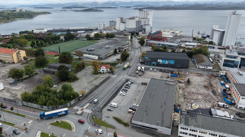 Dronebilde av sykkelveien og Hillevågsbukta
