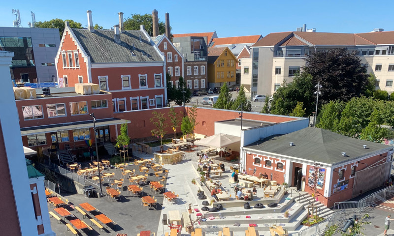 Uteområdet er oppusset og har fått nytt liv det siste året. 