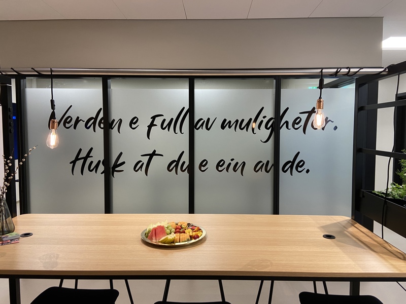 Innbydende og lyse nye lokaler. 