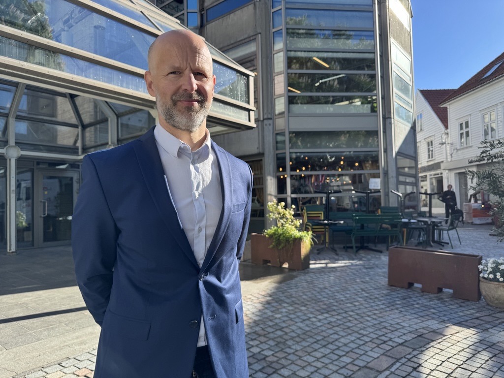 Elliot Kim Jørpeland er SLT-koordinator i Stavanger kommune Elliot Kim Jørpeland er SLT-koordinator i Stavanger kommune