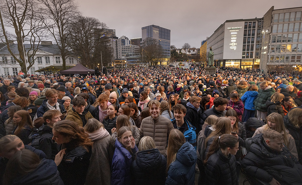 Det var folksomt i sentrum da byjubileet åpnet tidligere i år. Foto: Elisabeth Tønnesen Bilde fra åpningen av Stavanger 2025. Foto: Elisabeth Tønnesen