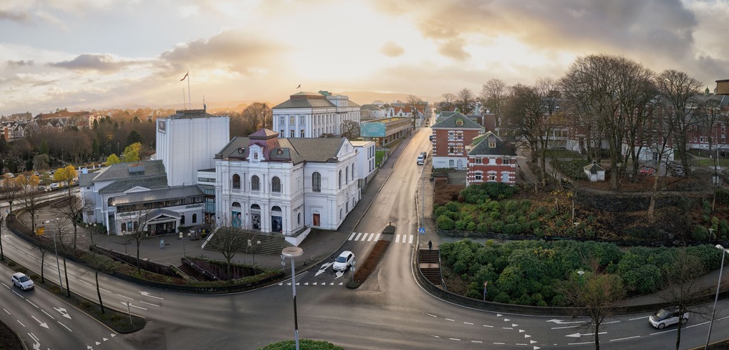 Foto av Rogaland Teater, Museum Stavanger og Fylkeshuset av Stig Håvard Dirdal Foto av Rogaland Teater, Museum Stavanger og Fylkeshuset av Stig Håvard Dirdal