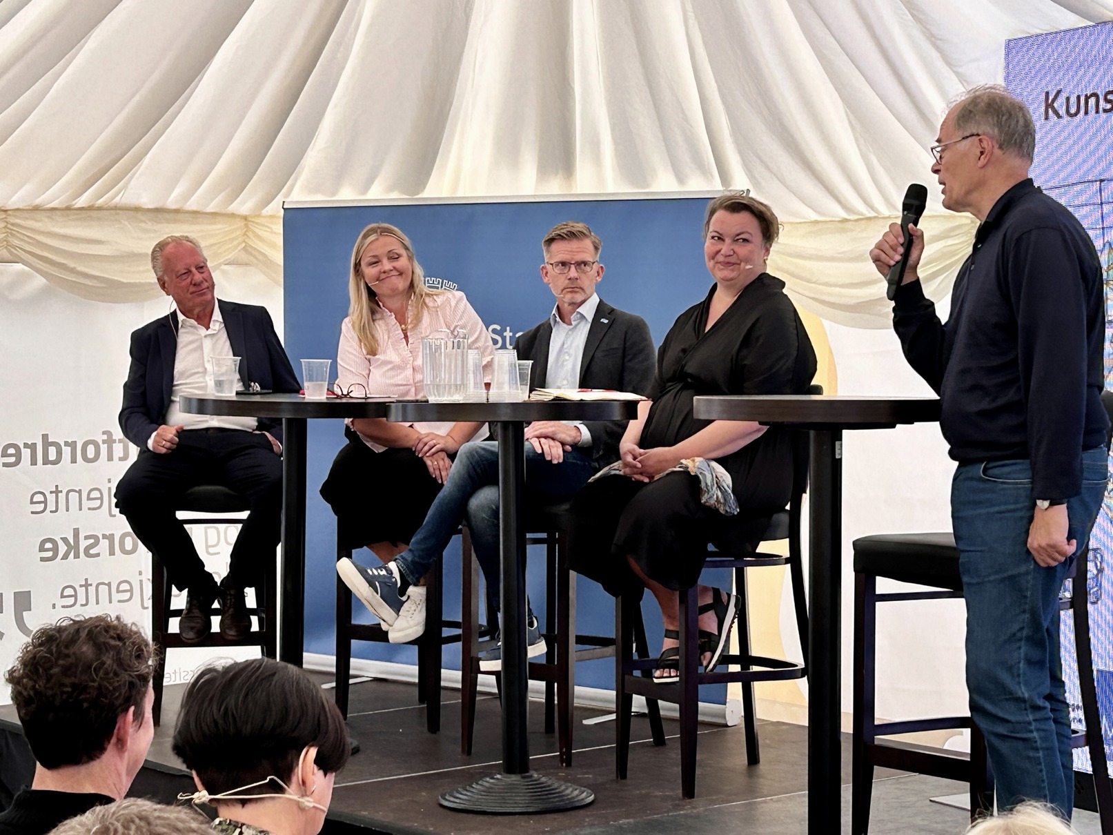 Fra venstre: Stein Olav Henrichsen, Kjersti Stenseng, Tage Pettersen, Bodil Kjelstrup og Tom Remlov. Kulturdebatt på Arendalsuka