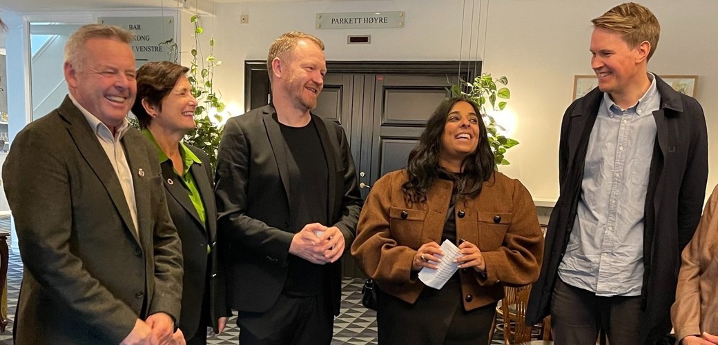 Fra v.: Henrik Halleland, fungerende ordfører, Siri Aavitsland, adm. direktør MUST, Glenn André Kaada, teatersjef Rogaland Teater, Lubna Jaffery, kultur- og likestillingsminister, Torstein Tvedt Solberg, Familie- og kulturkomiteen Fra v.: Henrik Halleland, fungerende ordfører, Siri Aavitsland, adm. direktør MUST, Glenn André Kaada, teatersjef Rogaland Teater, Lubna Jaffery, kultur- og likestillingsminister, Torstein Tvedt Solberg, Familie- og kulturkomiteen