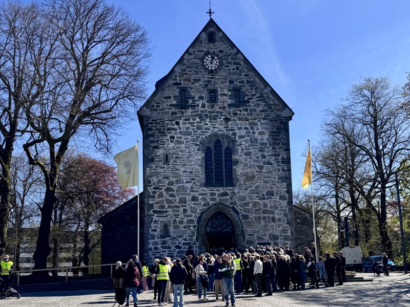 Domkirken trakk fulle hus til den unike forestillingen «Løft blikket», som ble fremført tre ganger daglig under hele Byfesten.