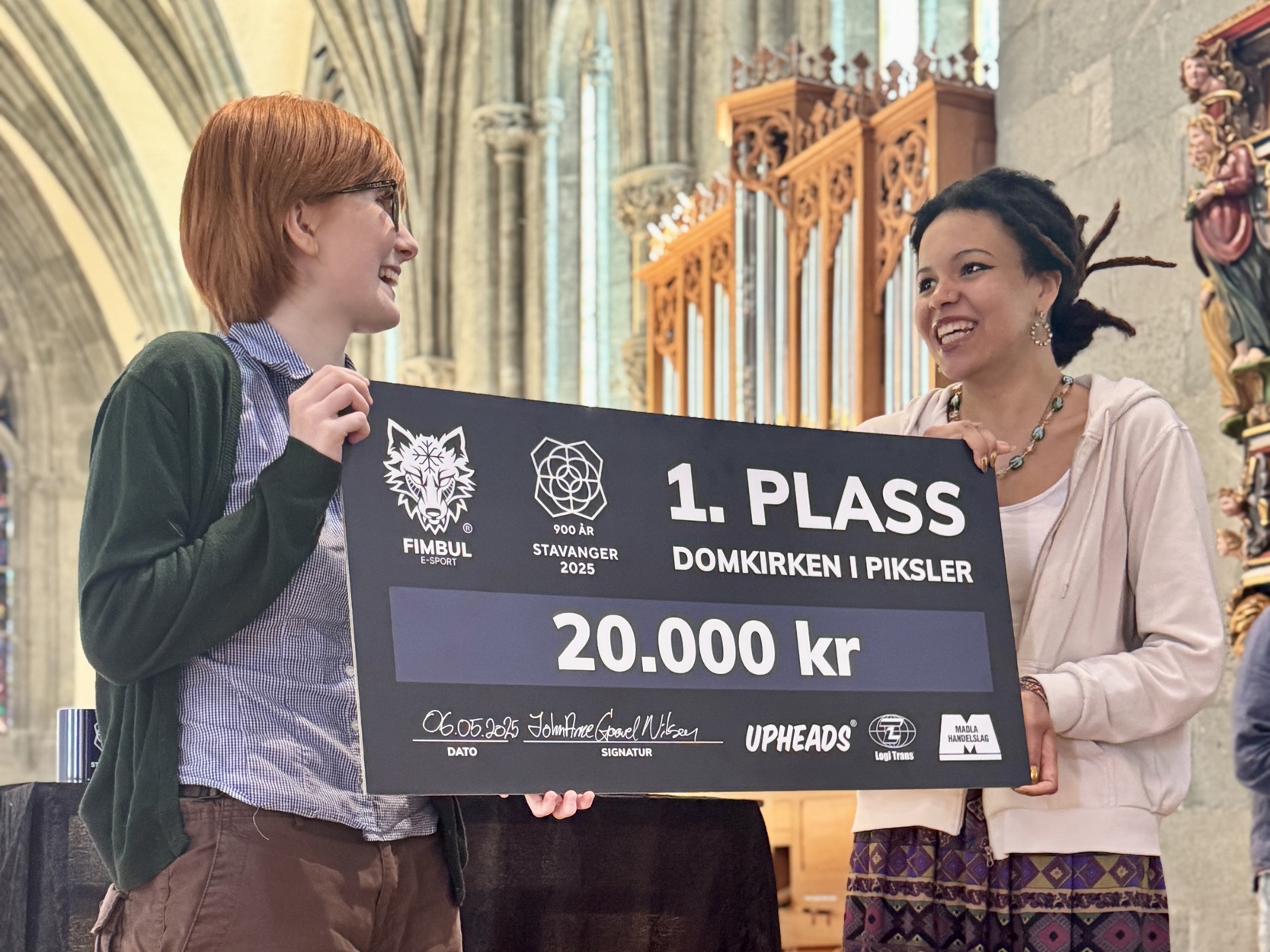 Hazel Mingar-Walker og Alma Idowu Asplin Martins.