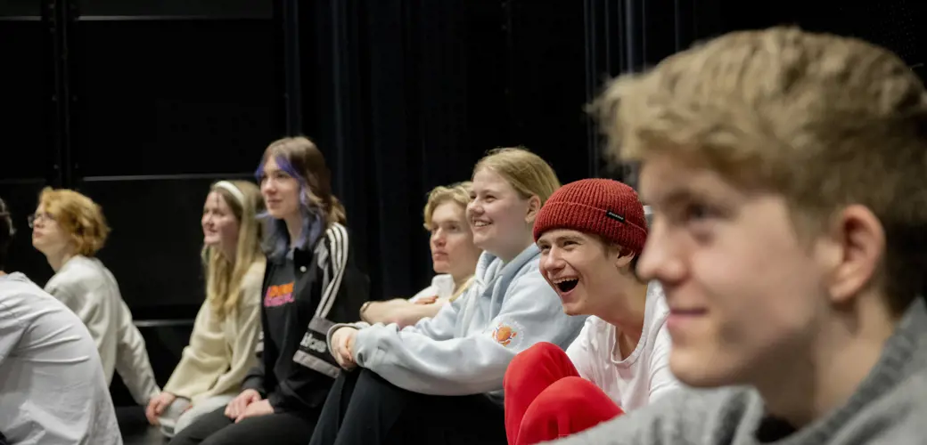 Prøver med elever fra Stavanger katedral skole til forestillingen "Kan du høre byen puste?" Byfesten - Sølvberget - prøver med "Kan du høre byen puste?"