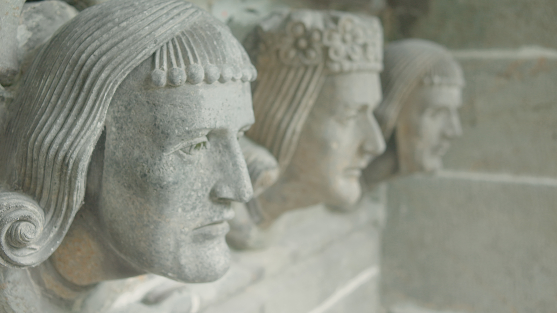 Hvis de 900 år gamle steinveggene i domkirken kunne snakke, hva ville de fortelle?