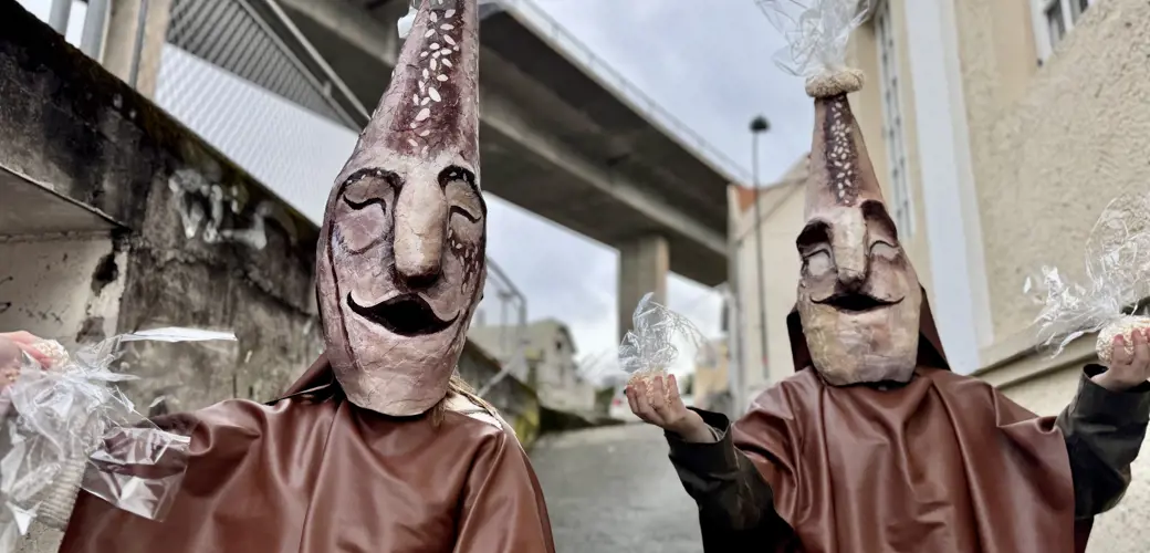 Har du ikke hørt om puffa hvetemonstre? De må nesten bare oppleves! Personer med puffet hvetemonstre-masker-