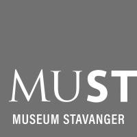 Logo til Must sort/hvit