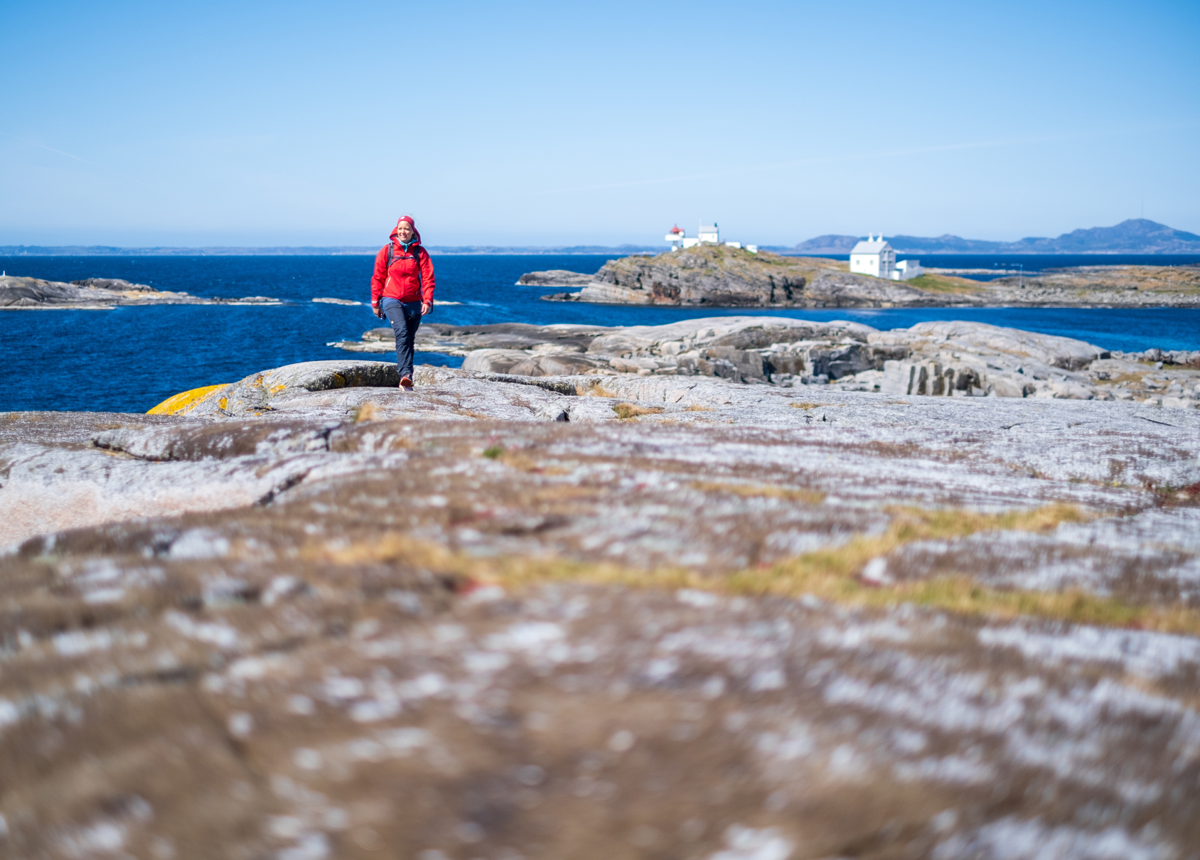 Fjøløy, Rennesøy. Bilde av turgåer