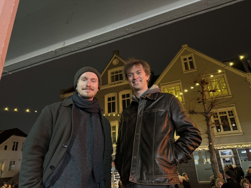 Mathias Eeg og Lasse Lokøy i Pedersgata.