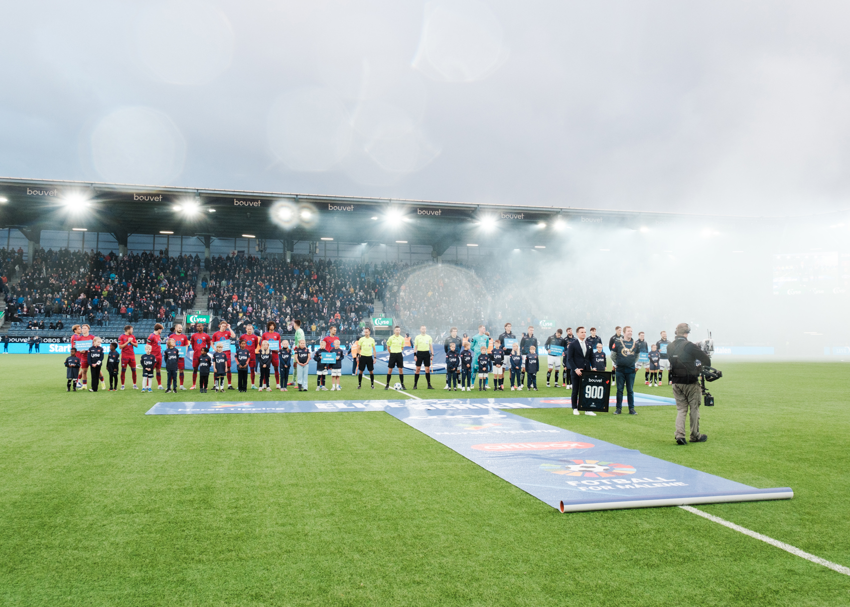 Klare for jubileumskamp! Viking mot Molde på hjemmebane. Foto: Wilhelm Særvoll