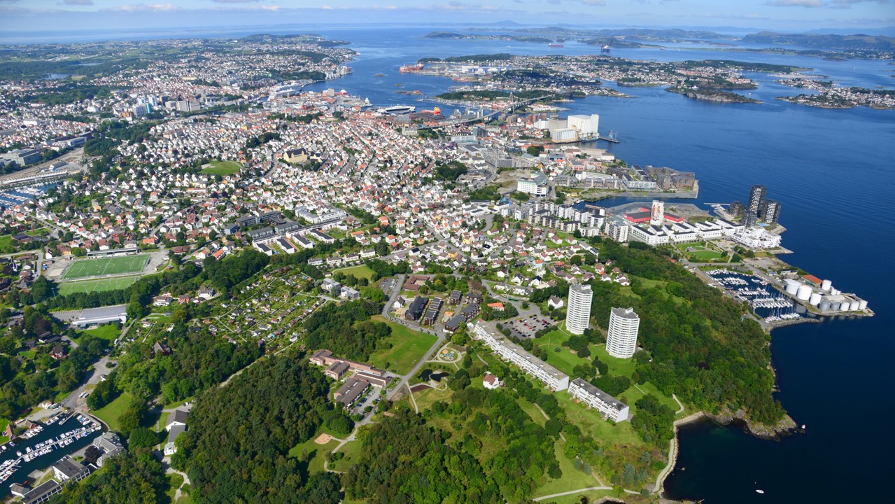storhaug i sommervær