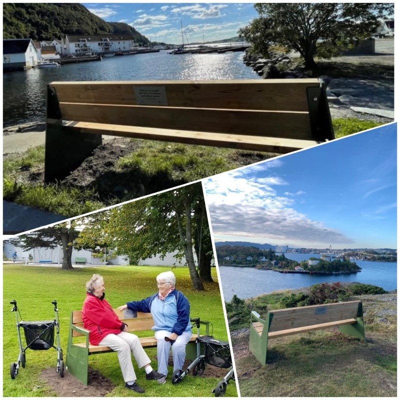 Bildet viser en collage med tre foto av benker. En benk som står ved sjøen med utsikt innover Vikevåg, en benk som står ved Hafrsfjord. Den siste viser to eldre damer som sitter på den grønne benken.