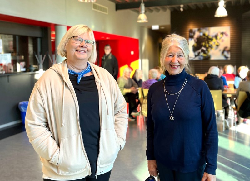 Vi ser bilde av Janet Eaton og Hanne Nødland.