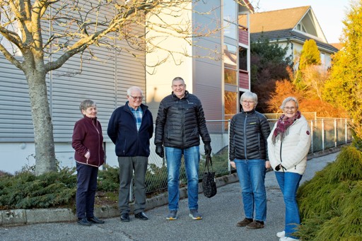 Vi ser de fem naboene i borettslaget