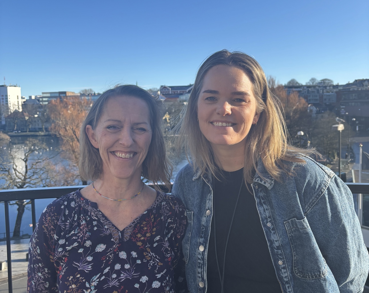 Nina Gjestvang-Knutzen og Vibecke Wagle i Ungjobb. Nina Gjestvang-Knutzen og Vibecke Wagle jobber med Ungjobb.