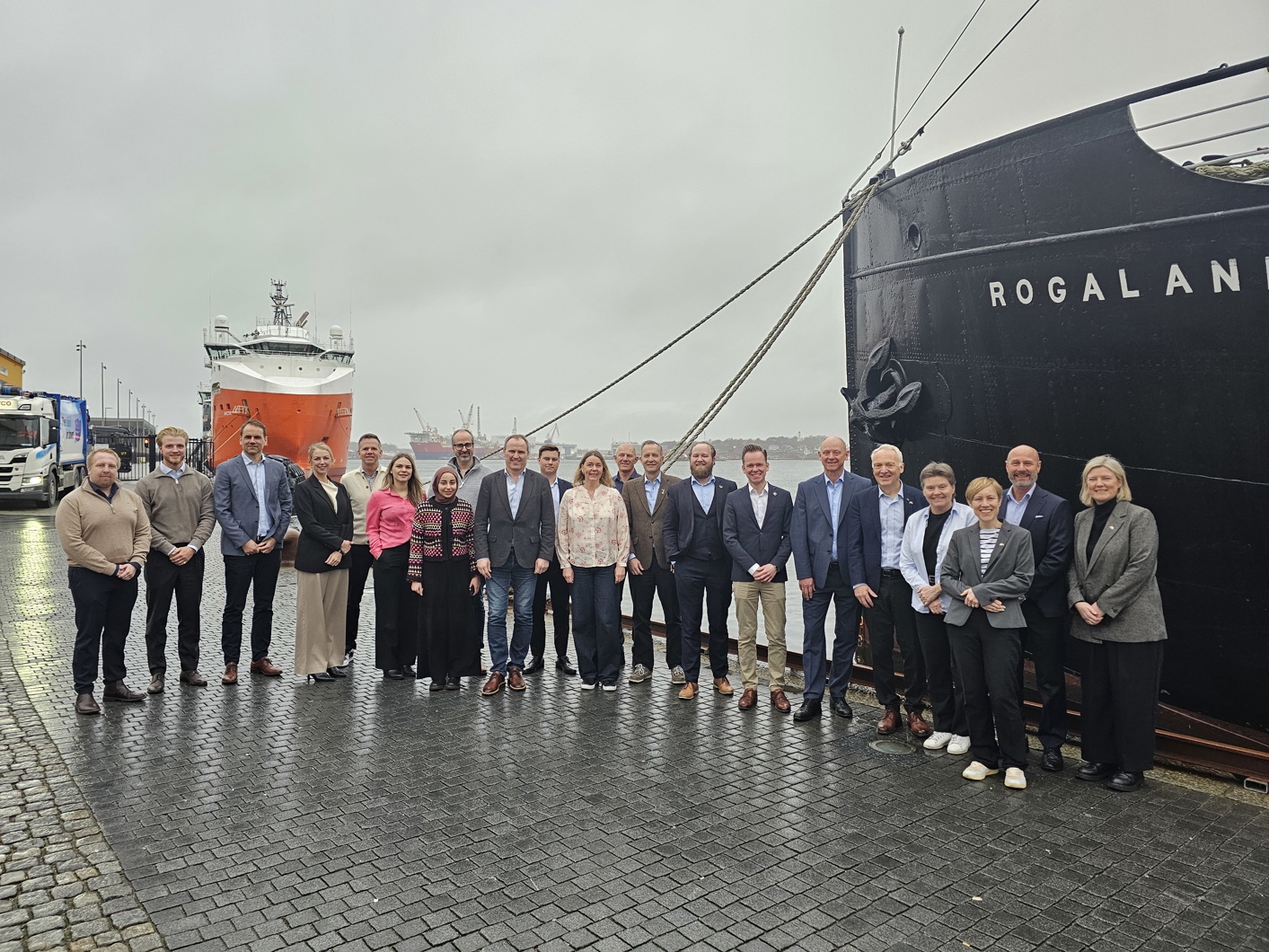 Gruppebilde på havnen i Stavanger.