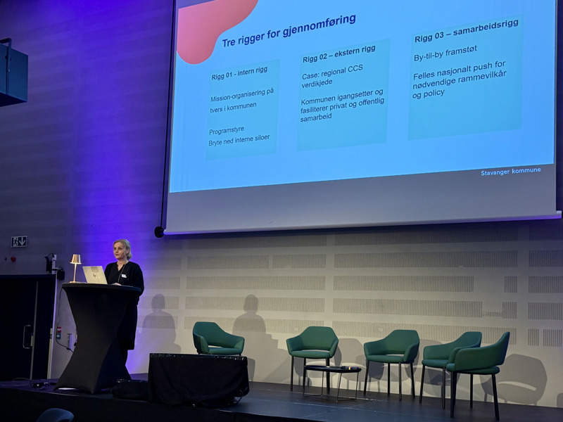 Rådgiver Kristin Ramsland i Stavanger kommune presenterte tre måter å styrke samarbeidet på: internt i kommunen, med næringslivet og by-til-by.