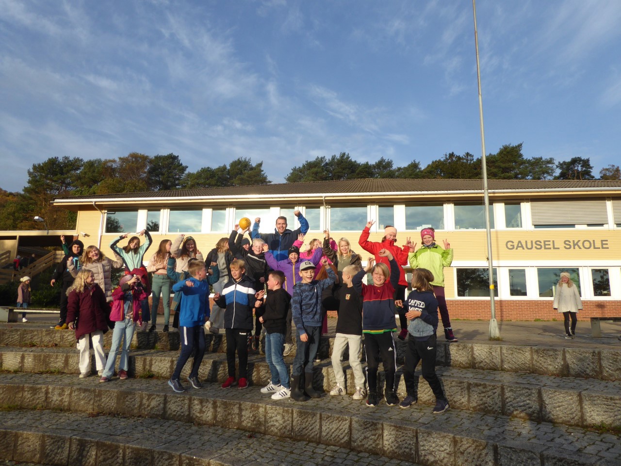 Sjetteklassinger fra Gausel skole. Sjetteklassinger fra Gausel skole.
