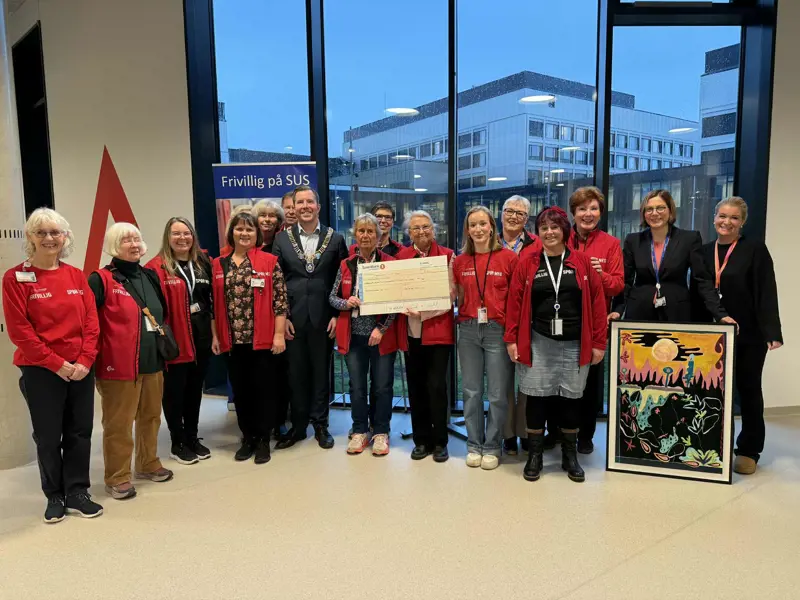 Overrekkelse av gave til SUS Ullandhaug