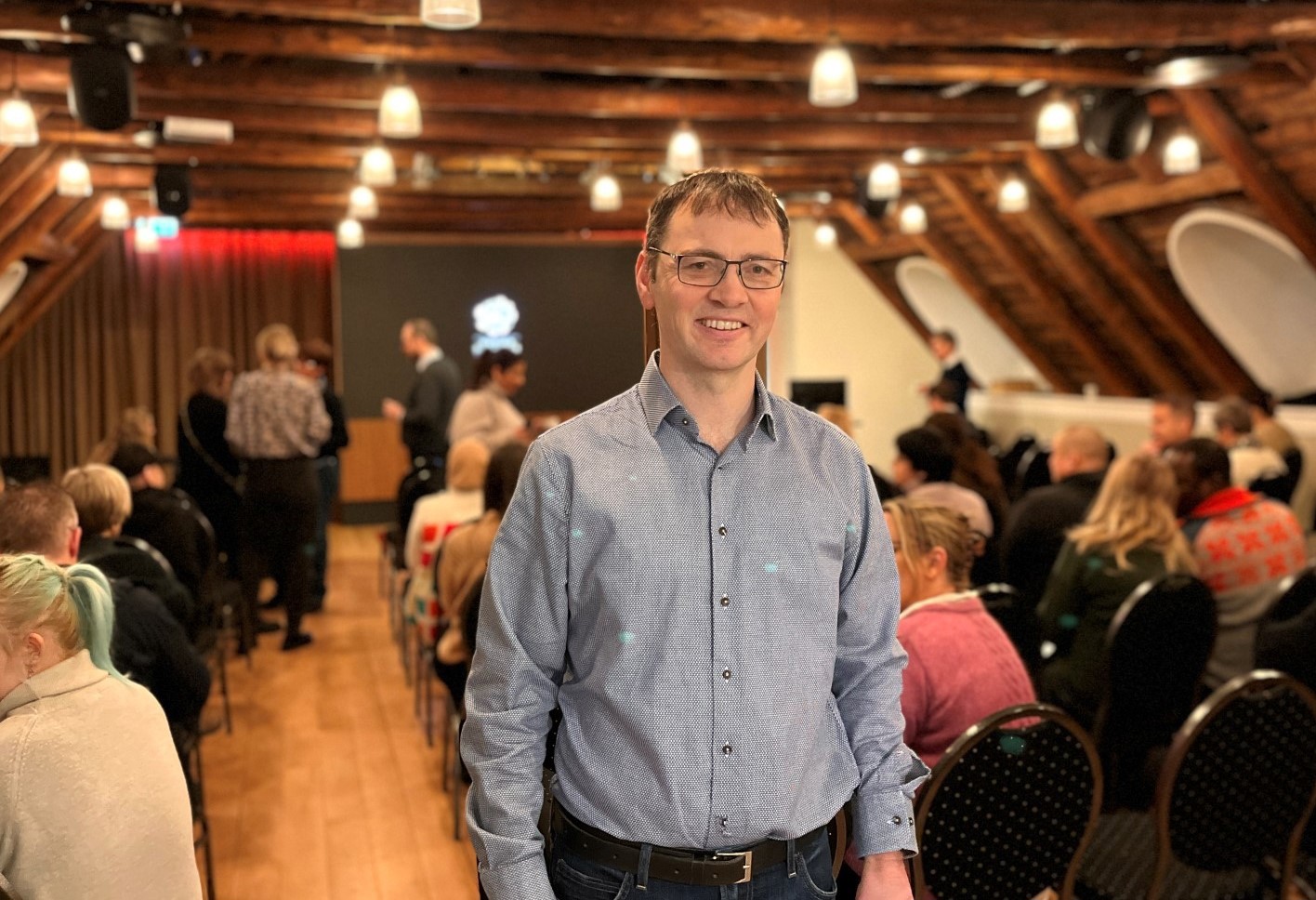 Prosjektkoordinator Rune Endresen er glad for å være i gang. Han oppfordrer arbeidsgivere til å gi flyktningene en sjanse. Bildet viser Rune Endresen, daglig leder for Mulighetssenteret