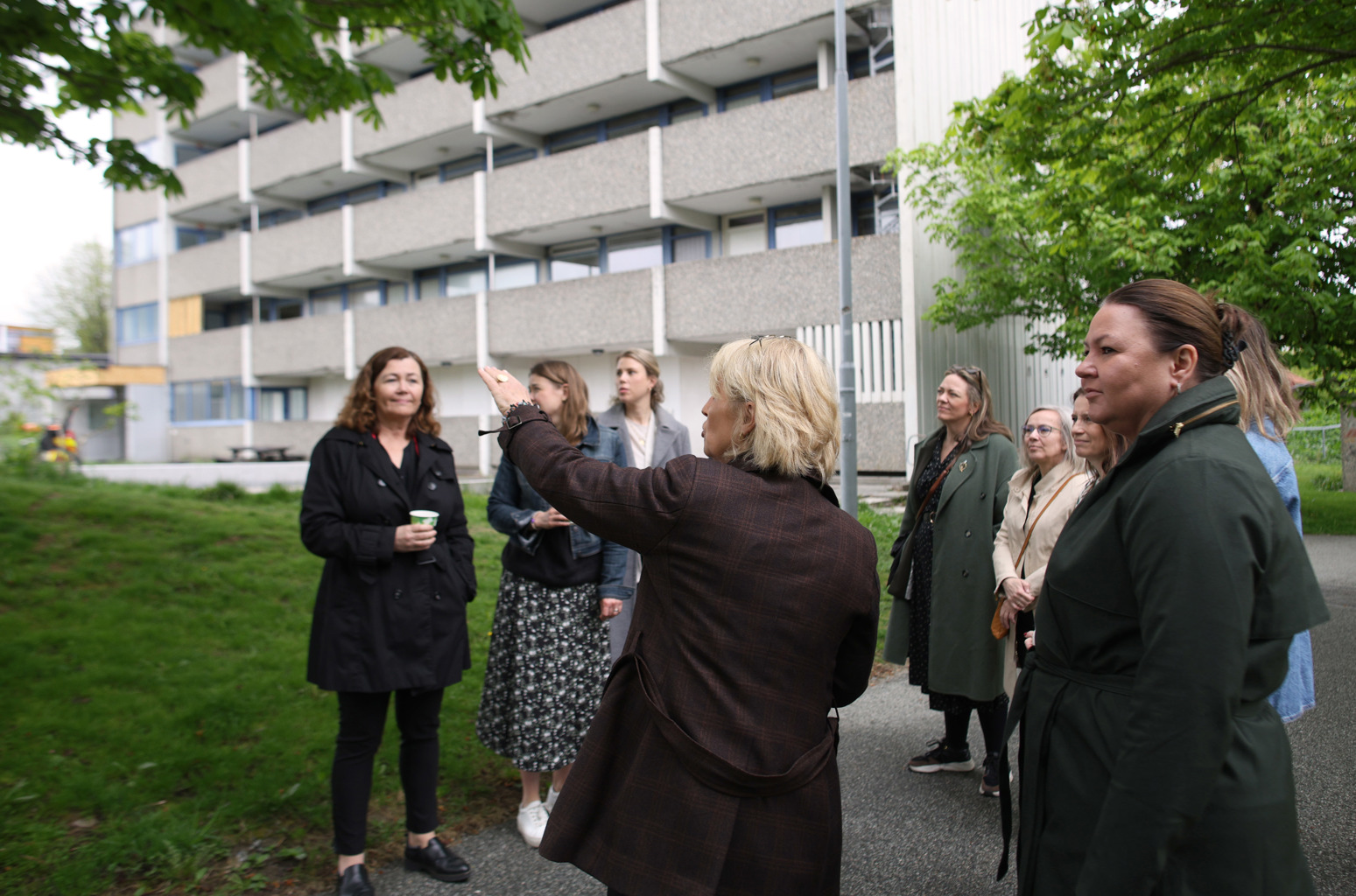 8.mai var statssekretær Sigrun Wiggen Prestbakmo fra kommunal- og distriktsdepartementet i Stavanger for å høre om Stimulab-prosjektet og besøke områdesatsingene. Befaring Bekkefaret