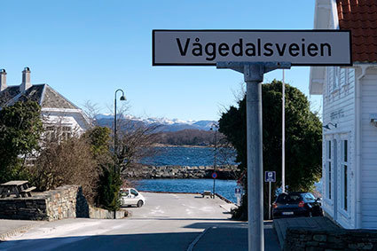 Vågedalsvegen er eksempel på et veinavn som både finnes i Rennesøy og Finnøy.