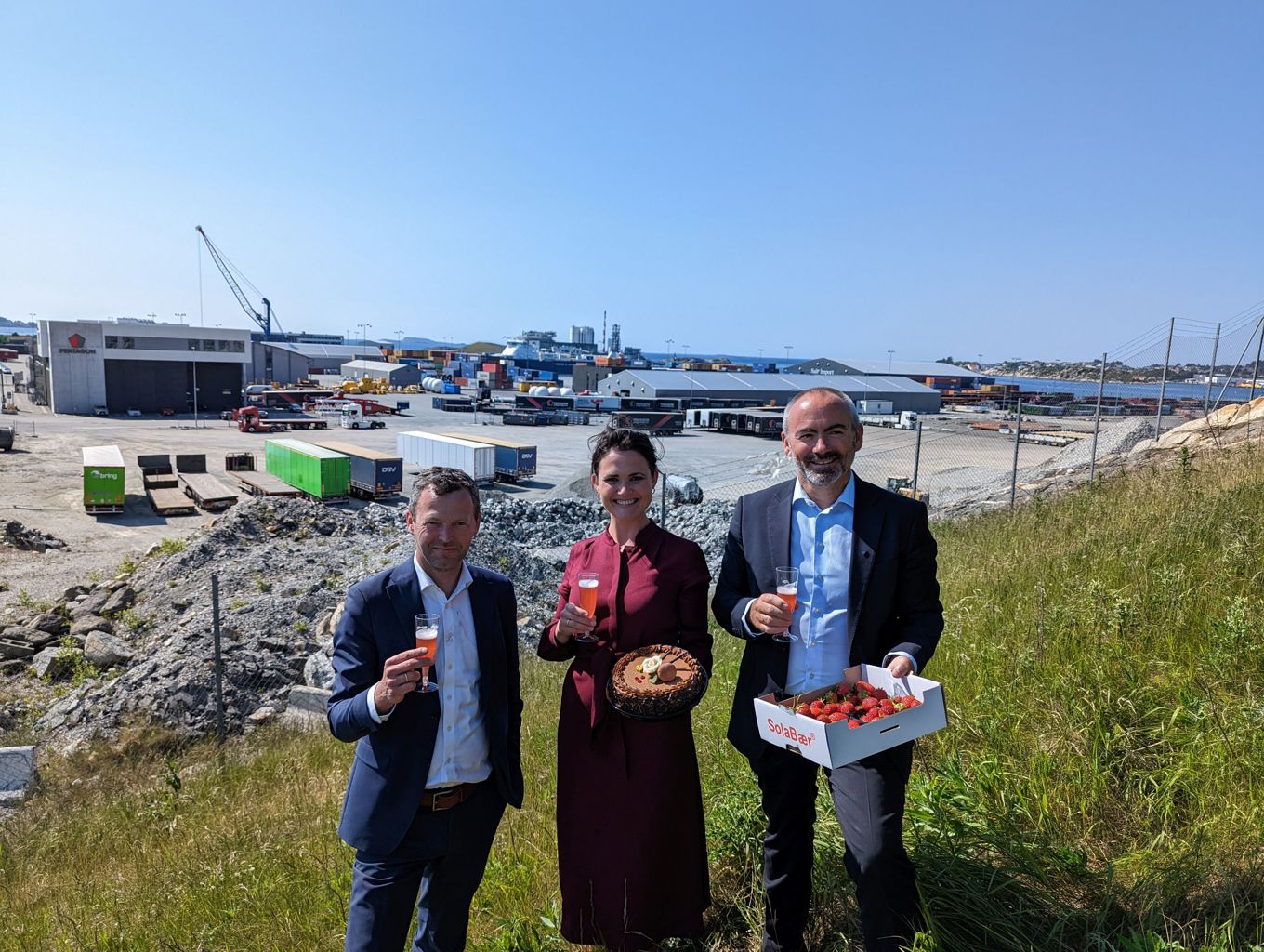 F.v.: Ordfører i Randaberg, Jarle Bøe, ordfører i Stavanger, Kari Nessa Nordtun og ordfører i Sola, Tom Henning Slethei. Ordfører i Randaberg, Jarle Bøe, ordfører i Stavanger, Kari Nessa Nordtun og ordfører i Sola, Tom Henning Slethei.