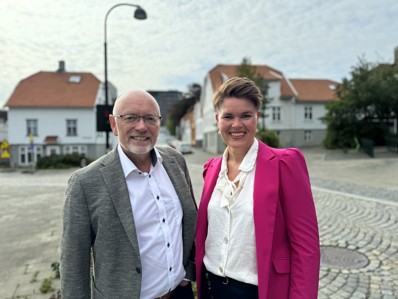 Direktør for innovasjon og støttetjenester Birger S. Clemetsen og avdelingssjef for regnskap og lønn Hanne Karin Fjelde Krog. Direktør for innovasjon og støttetjenester Birger S. Clemetsen og avdelingssjef for regnskap og lønn Hanne Karin Fjelde Krog.