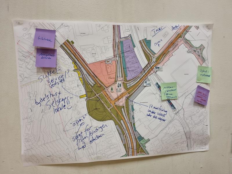 Bilde av kart over jåttå med innspill på post it-lapper