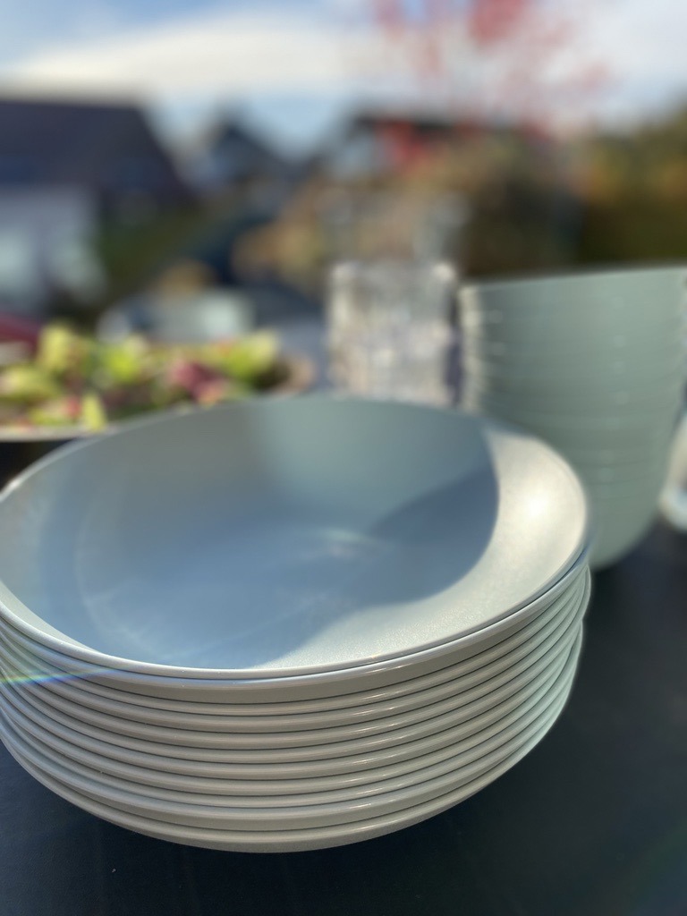 Flergangsservise utendørs