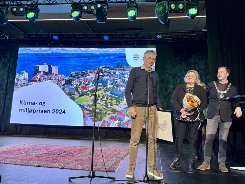 vinnerne av klimaprisen mottar prisen