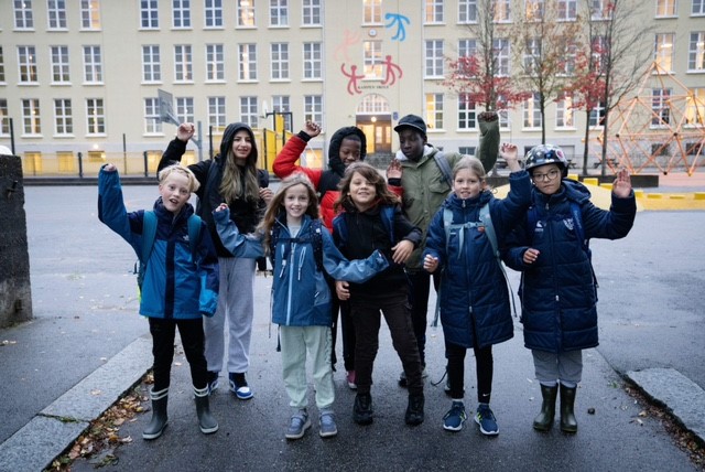 Glade barn jubler på Kampen skole