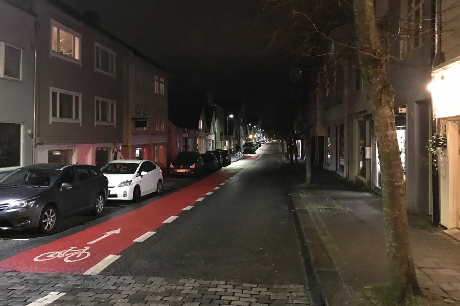 Pedersgata med dagens belysning Pedersgata med dagens belysning