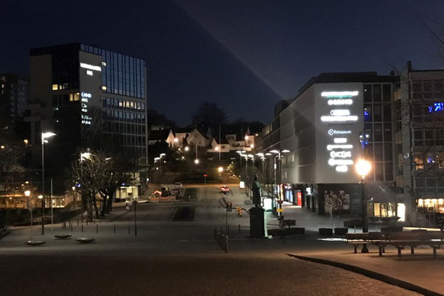 Rådhustrappene er ikke så godt synlige i dag.  Rådhustrappene er ikke så godt synlige i dag.