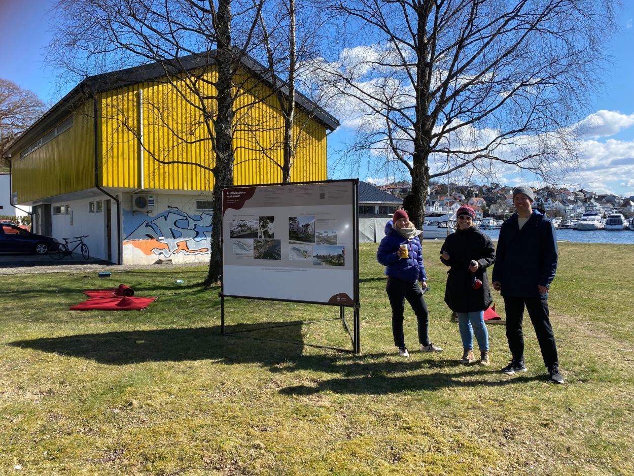 Karen Hatleskog Zeiner, Kathrin Sandstad og Eivind Leschbrandt Hustvedt fra kommunens Paradis-planprosjektgruppe håper mange vil si sin mening om framtidsbildene. 