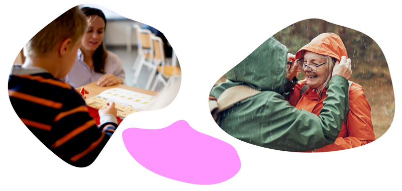 En lærer og elev. To eldre ute i regnet. 