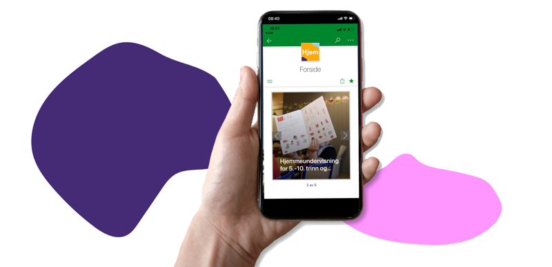 En hånd som holder mobil med intranett på skjermen. 