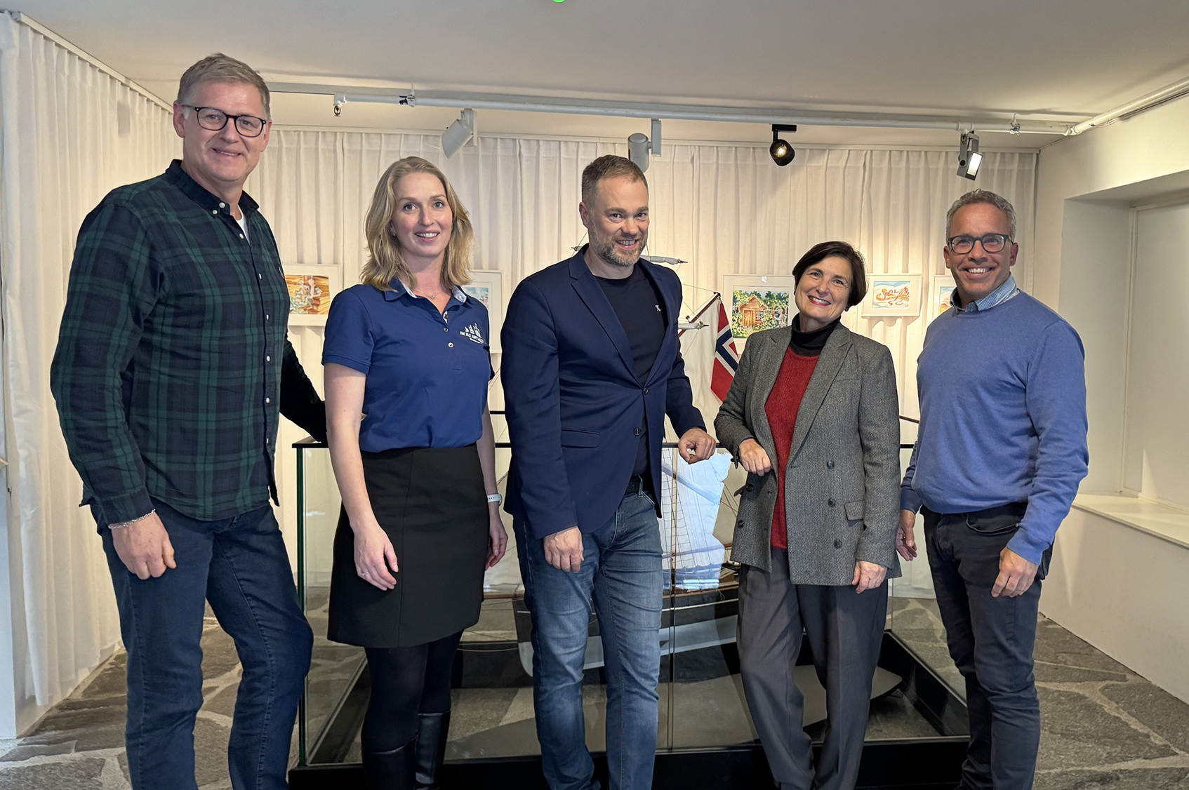 Ansatte ved Museum Stavanger og Stavanger kommune samlet for å inngå samarbeidsavtale.