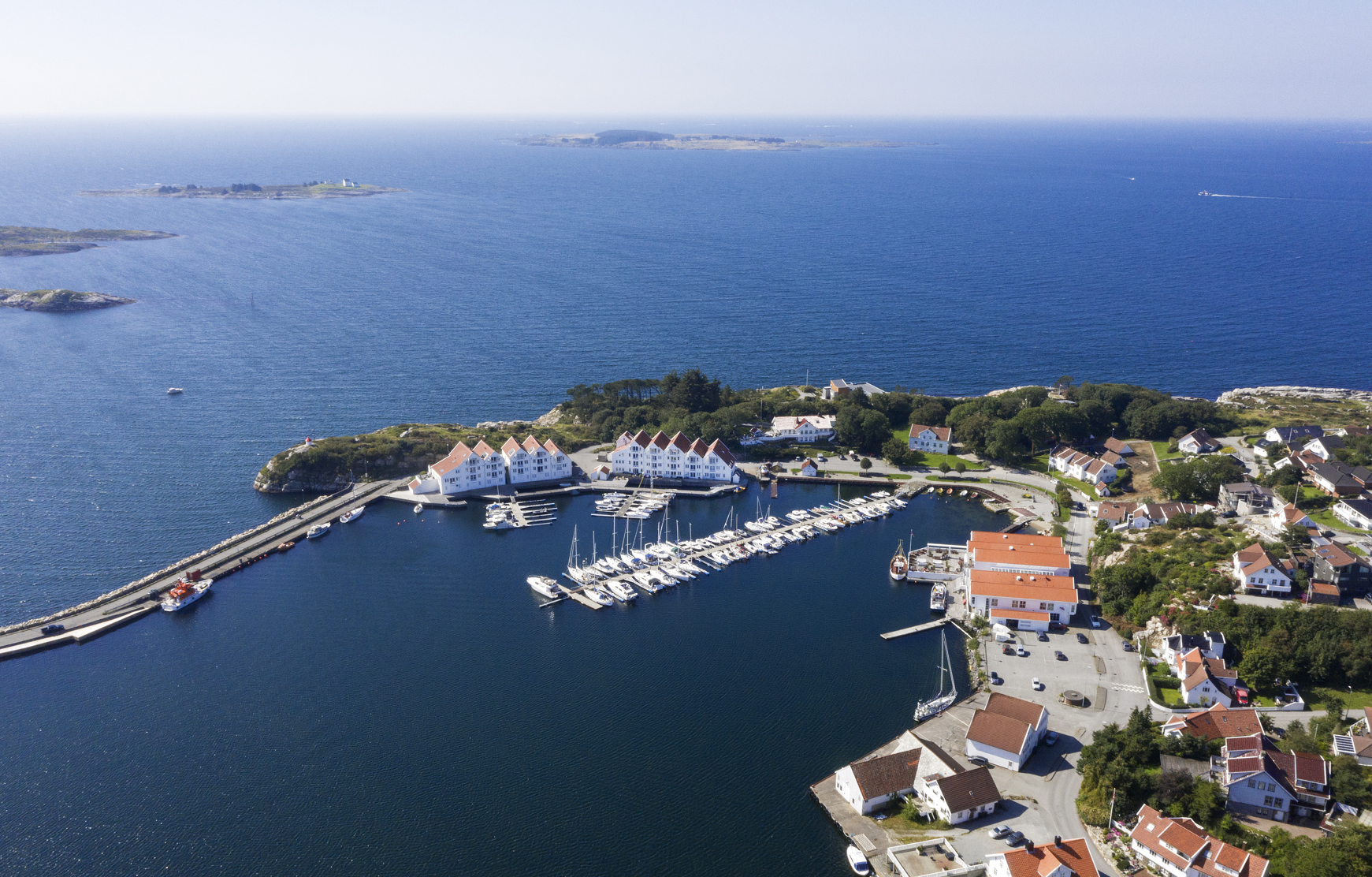 Flyfoto som viser Tananger havn.